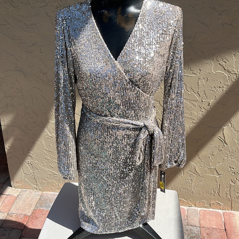 NWT Gianni Bini Champagne Sequined Wrap Dress - Size Medium